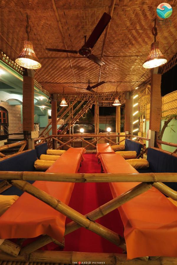Tropical Wave Hostel Morjim Goa エクステリア 写真