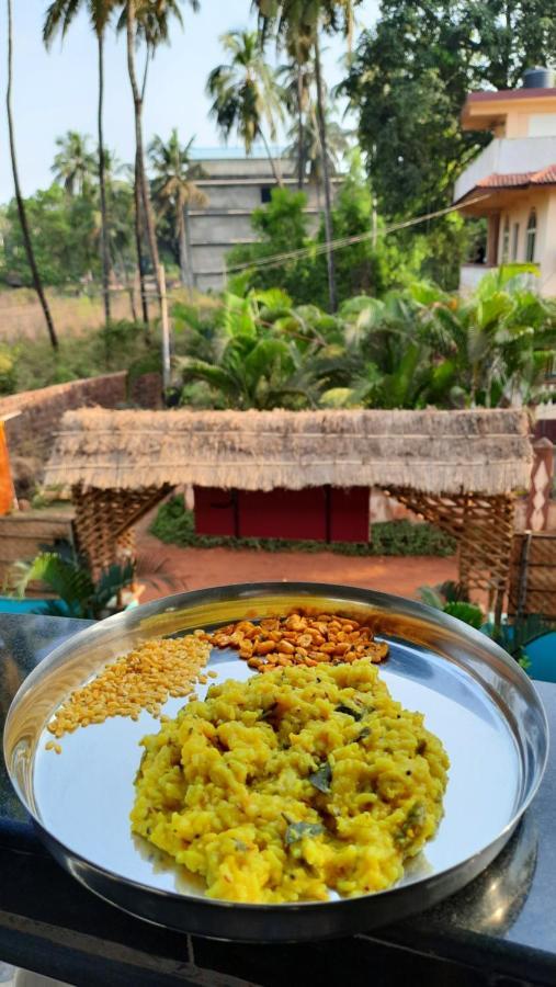 Tropical Wave Hostel Morjim Goa エクステリア 写真