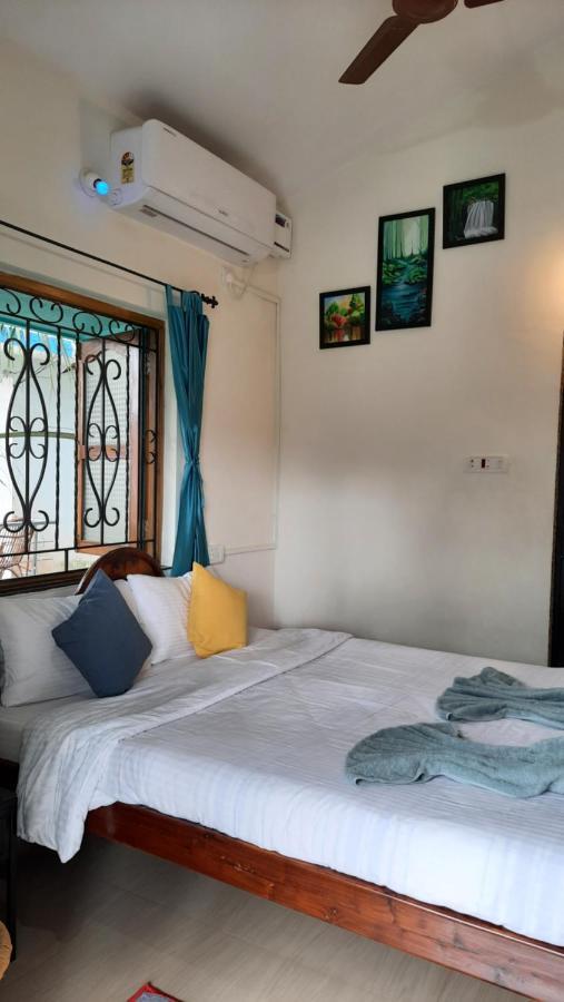 Tropical Wave Hostel Morjim Goa エクステリア 写真